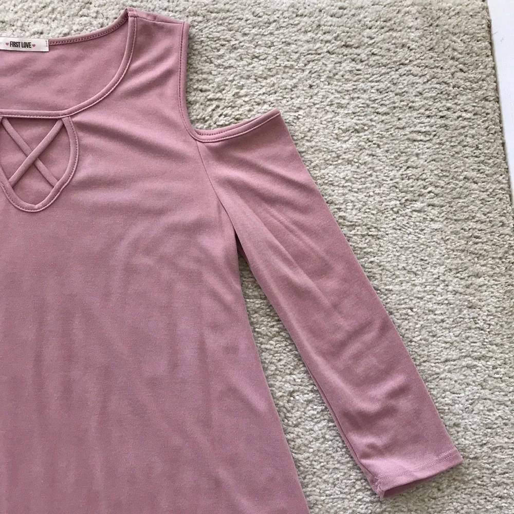Light Mauve Cold Shoulder Tunic Top - Picture 4 of 5